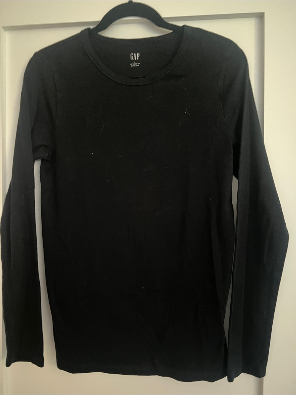 GAP Men's Black Long-Sleeve Crewneck Tee